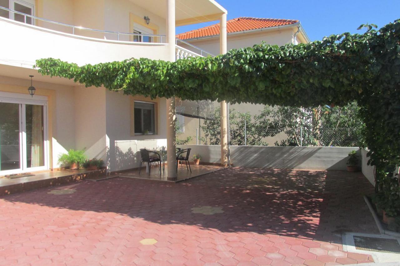 Nives Apartmani Pakoštane Exterior foto