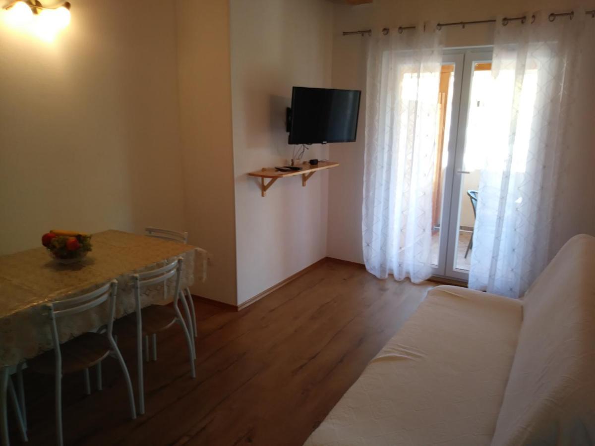 Nives Apartmani Pakoštane Exterior foto