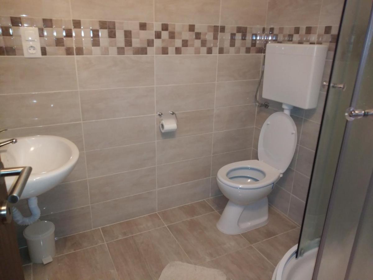 Nives Apartmani Pakoštane Exterior foto