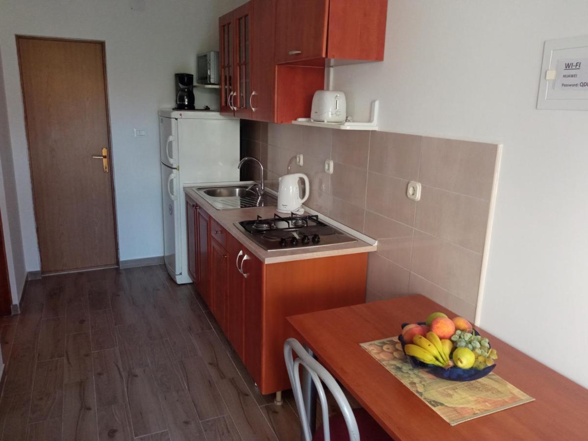 Nives Apartmani Pakoštane Exterior foto