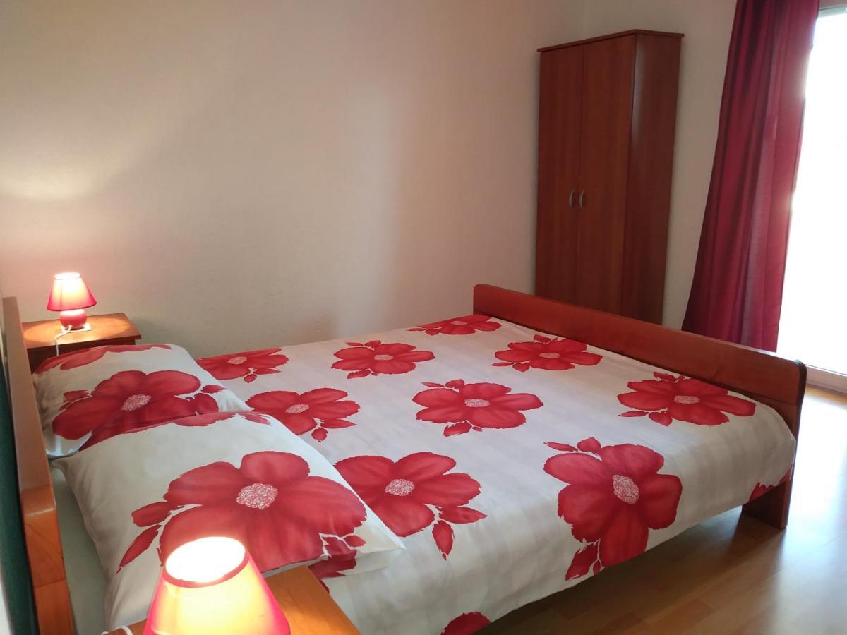 Nives Apartmani Pakoštane Exterior foto