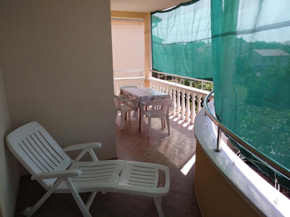 Nives Apartmani Pakoštane Exterior foto