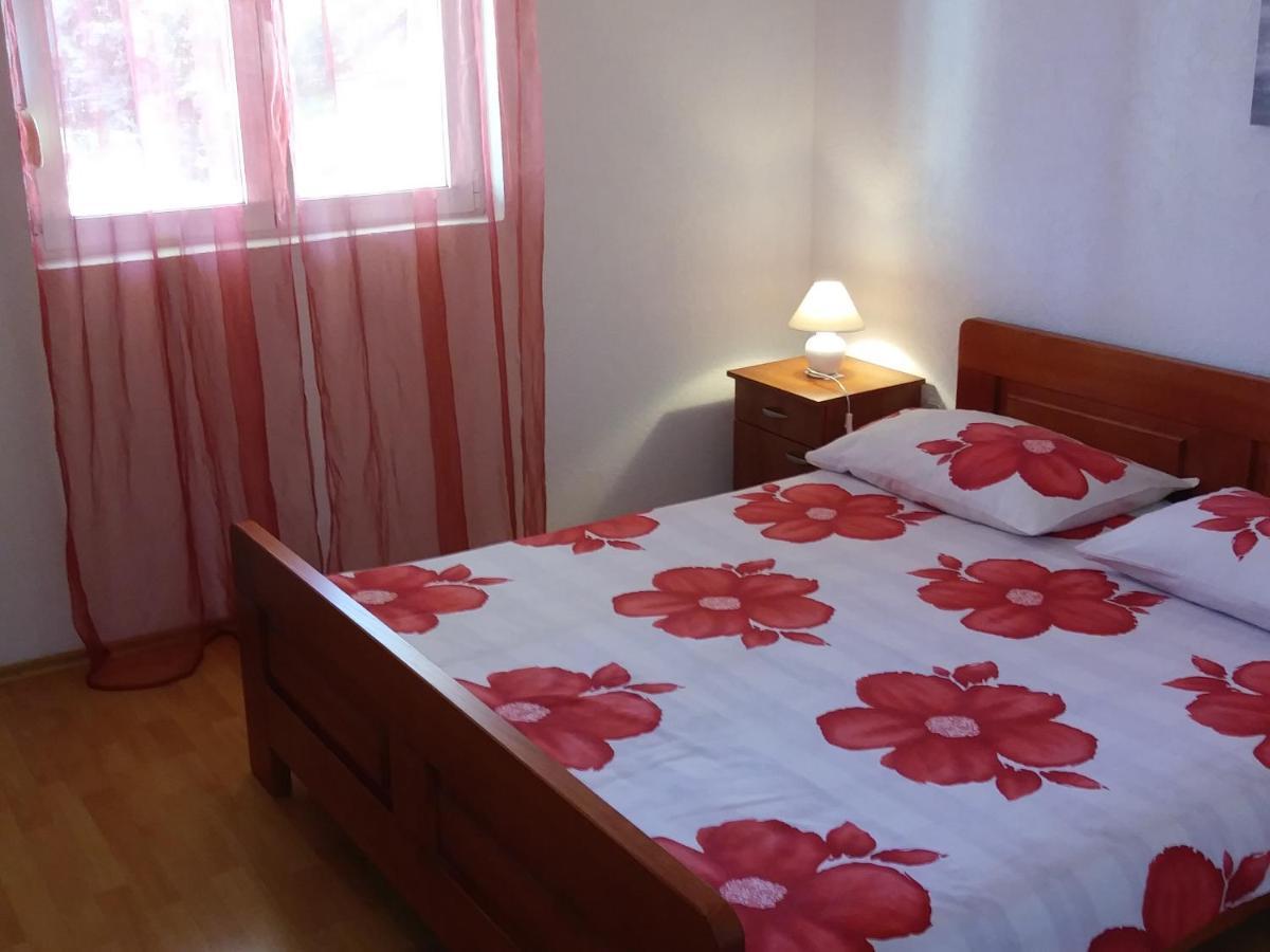 Nives Apartmani Pakoštane Exterior foto