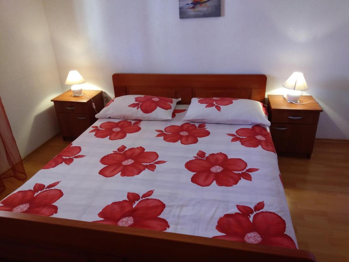 Nives Apartmani Pakoštane Exterior foto