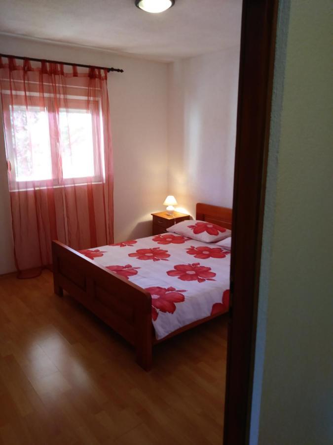 Nives Apartmani Pakoštane Exterior foto
