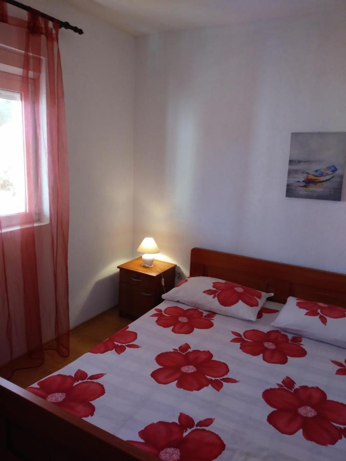 Nives Apartmani Pakoštane Exterior foto