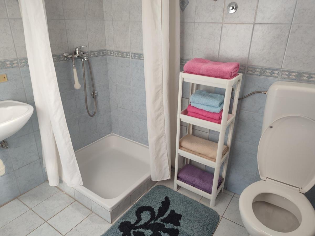 Nives Apartmani Pakoštane Exterior foto