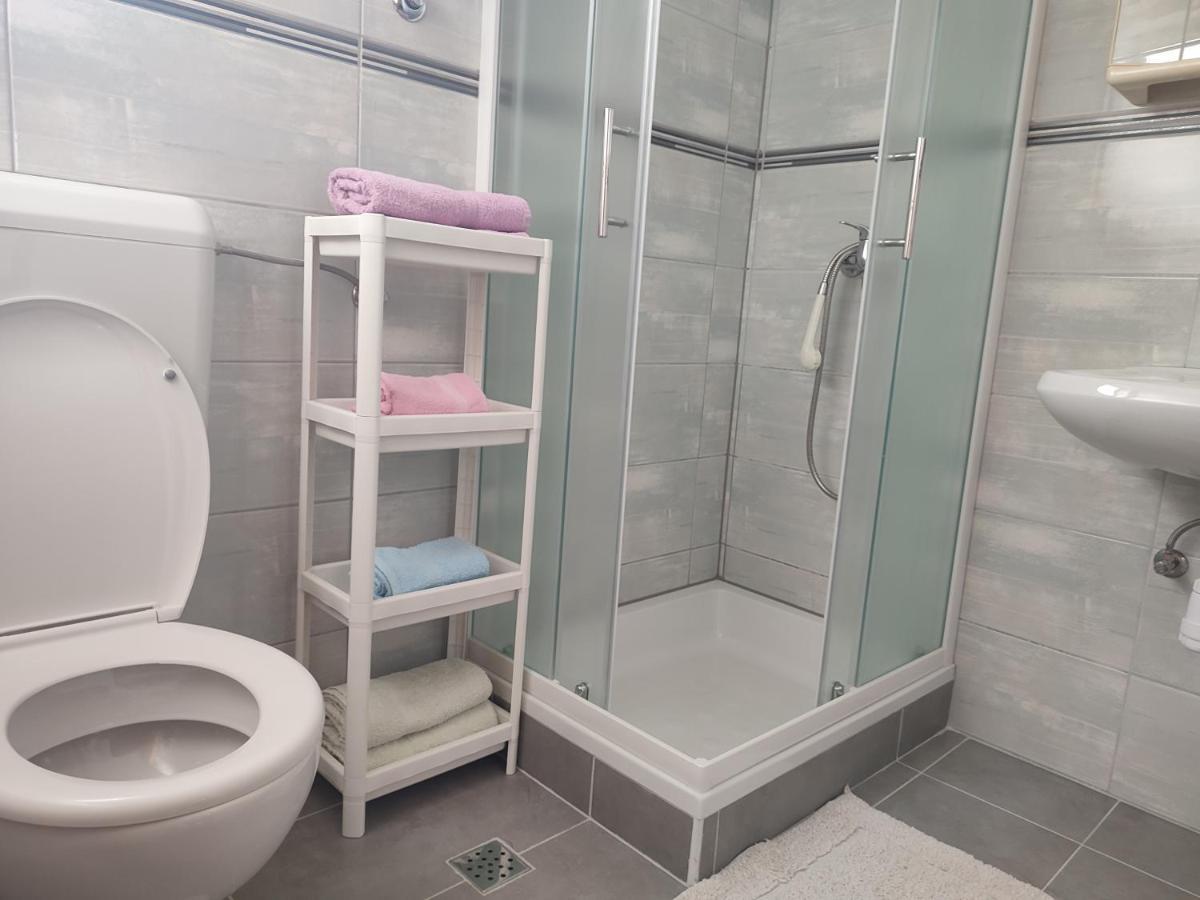Nives Apartmani Pakoštane Exterior foto